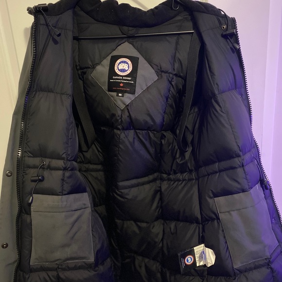 COPY - Canada Goose Parka - Picture 7 of 9
